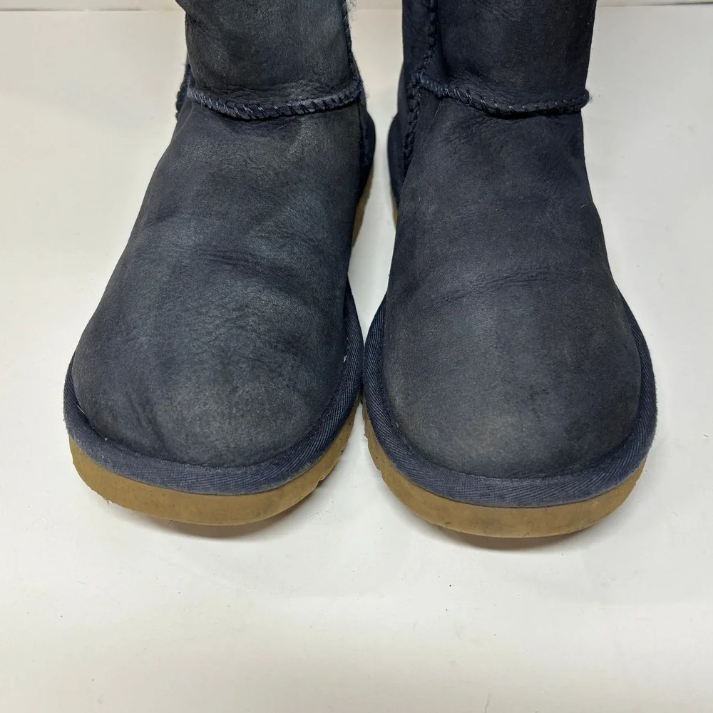 UGG Classic Short Boots Women Size 7 Navy Blue Suede Shearling 5825 Cozy‎